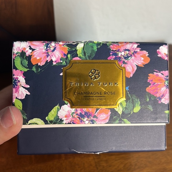 Trina Turk Champagne Rose Scented Candle 3-Wick Glass Jar In Box - Picture 4 of 12
